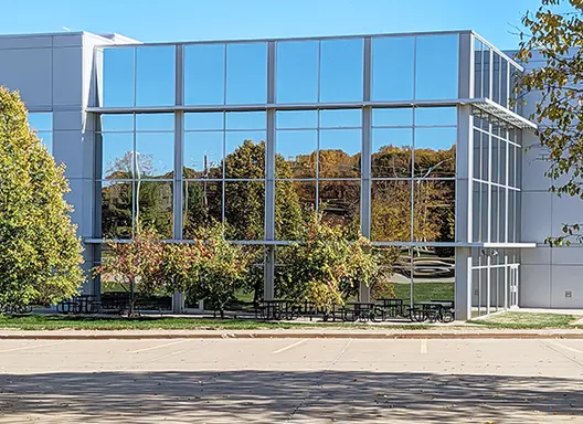 Outside image of DIAL's main ofice at 6200 Park Avenue in Des Moines, Iowa.
